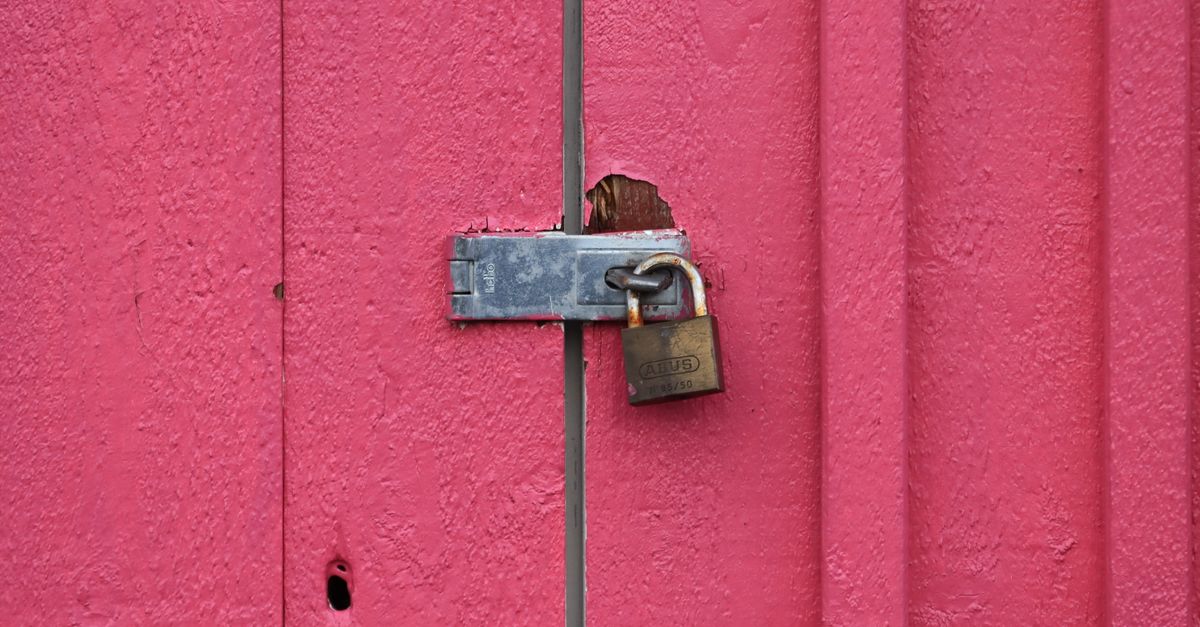 Loose or Sticking Door Knob Lock? Causes and Fixes — White Plains Rd Locksmith