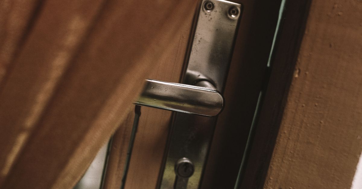 front door lock key — White Plains Rd Locksmith