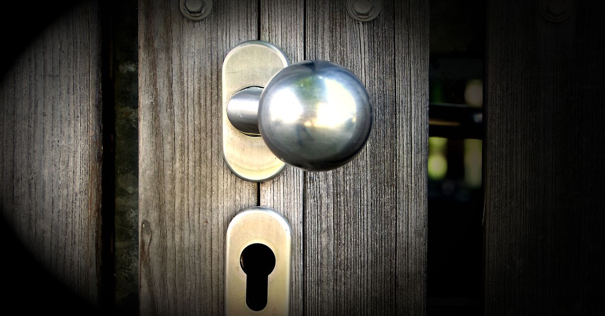 door security hardware — White Plains Rd Locksmith