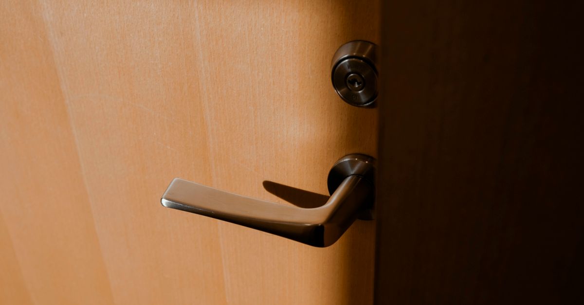 front door lock key — White Plains Rd Locksmith