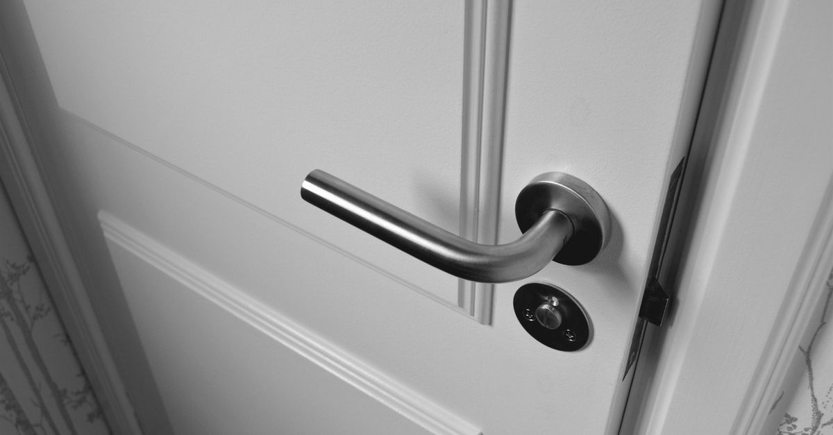 door security hardware — White Plains Rd Locksmith